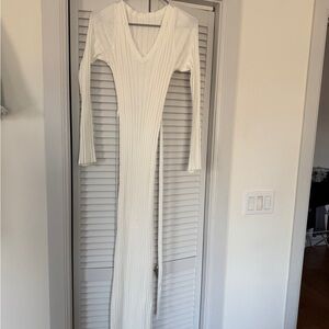 Elegant White Ribbed Knit Dress